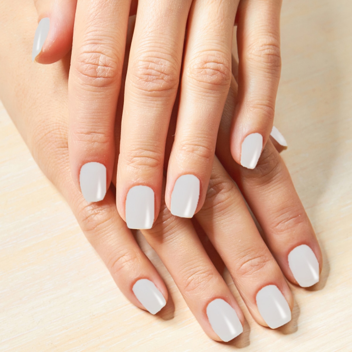  FLORMAR FLORMAR Flormar Nail Enamel Yoğun Pigmentli Parlak Oje No: 400 Bright White  1 of 6 