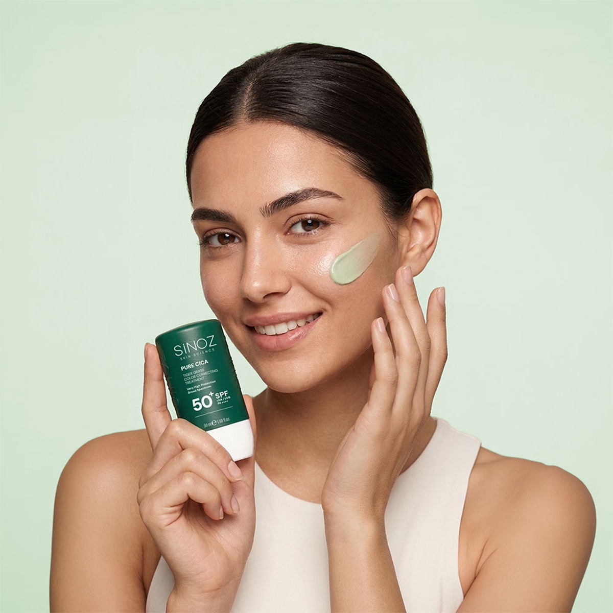  SİNOZ SINOZ Sinoz Cica Ton Eşitleyici Yüz Güneş Koruyucu Losyon SPF50+ 50 ml  1 of 8 