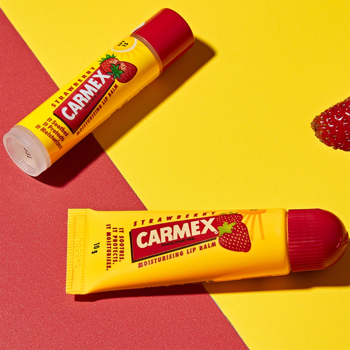  CARMEX CARMEX Carmex Stick Dudak Balmı Çilek Spf15 4.25 g  1 of 3 