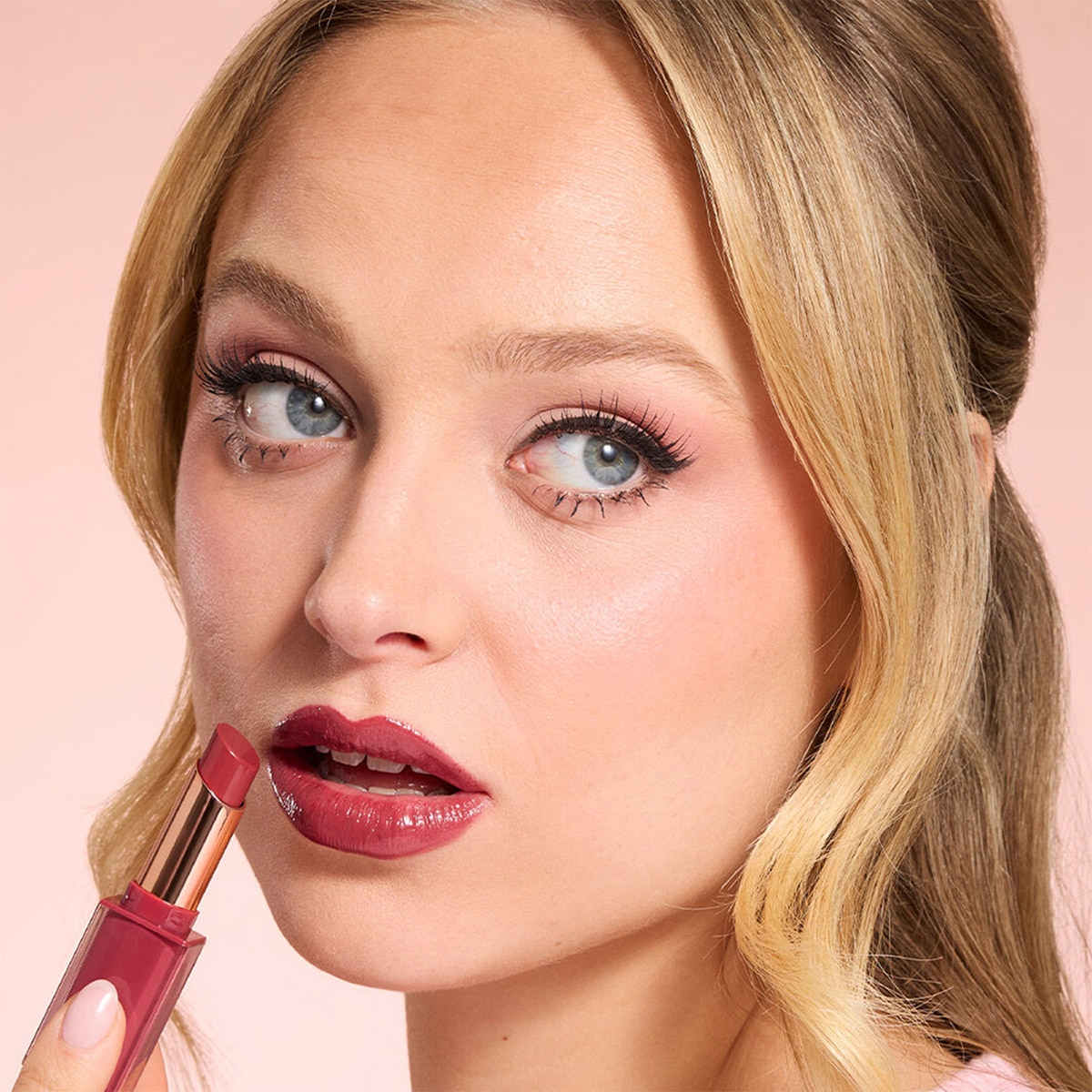  REVOLUTION REVOLUTION Revolution Pout Lip Gloss Stick Creme Brulee Mauve  1 of 5 