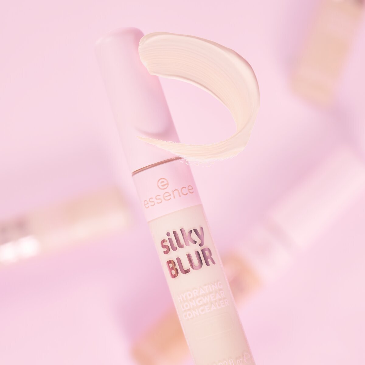 ESSENCE ESSENCE Essence Silky Blur Nemlendirici Kalıcı Fondöten 20 1 of 9