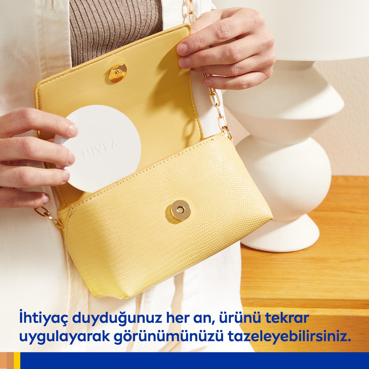  NIVEA VISAGE EXC. NIVEA VISAGE EXC. Nivea Cellular Expert Finish 3in1 Cushion Renkli Açık Ton Yüz Bakım Kremi 01 15 ml  1 of 9 