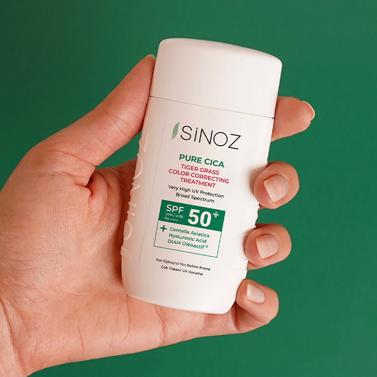 SİNOZ SINOZ Sinoz Cica Ton Eşitleyici Yüz Güneş Koruyucu Losyon SPF50+ 50 ml 1 of 8