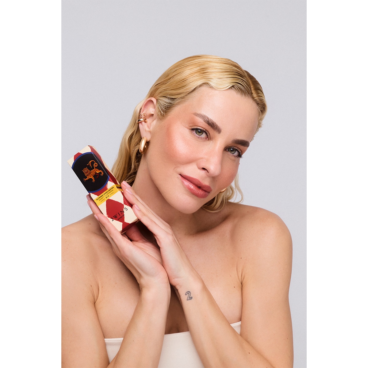 2WINS 2WINS MAKE UP 2Wins Beauty Aydınlatıcı 2 Bronze Stardust 1 of 9