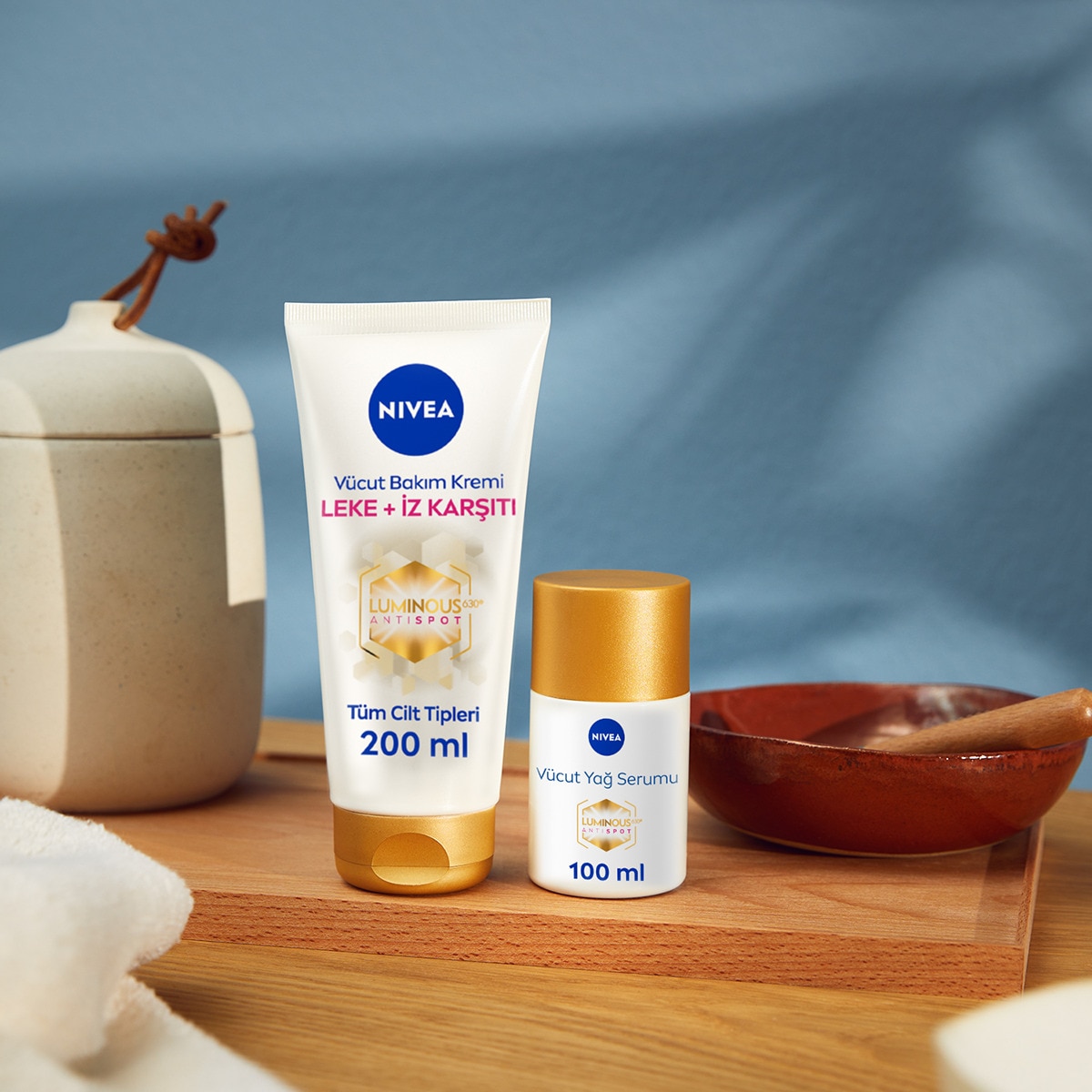 NIVEA BODY NIVEA BODY Nivea Luminous630 Leke ve İz Karşıtı Nemlendirici Vücut Bakım Kremi 200 ml 1 of 13