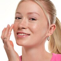  ESSENCE ESSENCE Essence Baby Got Freckles Çil Kalemi 10  1 of 7 