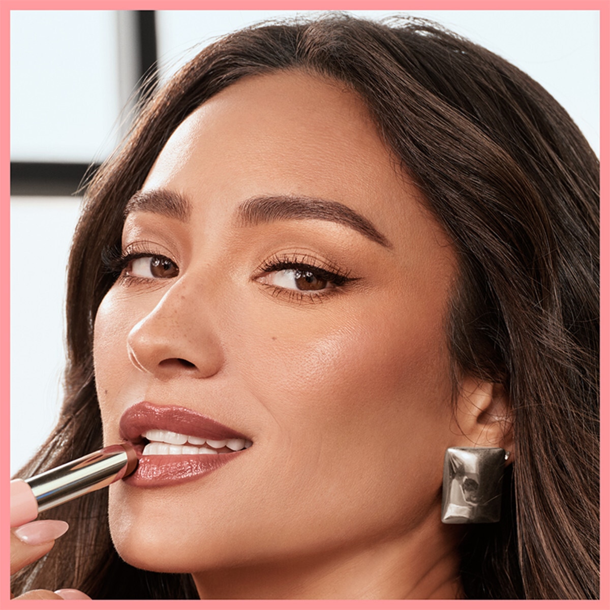 MAYBELLINE MAYBELLINE Maybelline New York Lifter Glaze Shea Yağı ve Hyalüronik Asit içeren Renkli Dudak Balmı 06 Caramel Glow 1 of 7