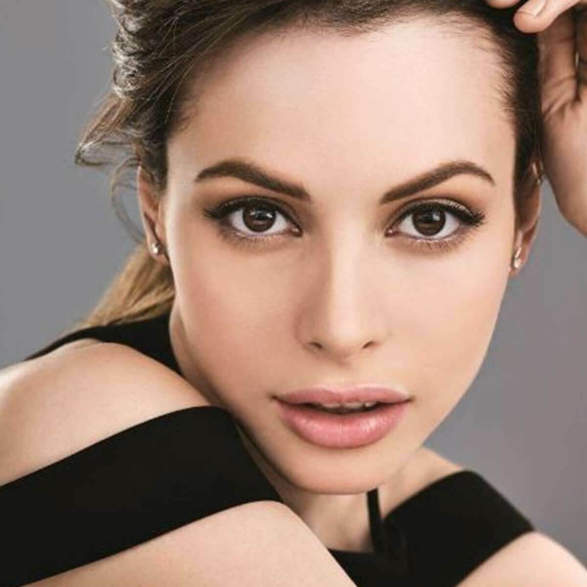  MAYBELLINE MAYBELLINE Maybelline New York Fit Me Mat Poreless Fondöten 110 Porcelain  1 of 4 