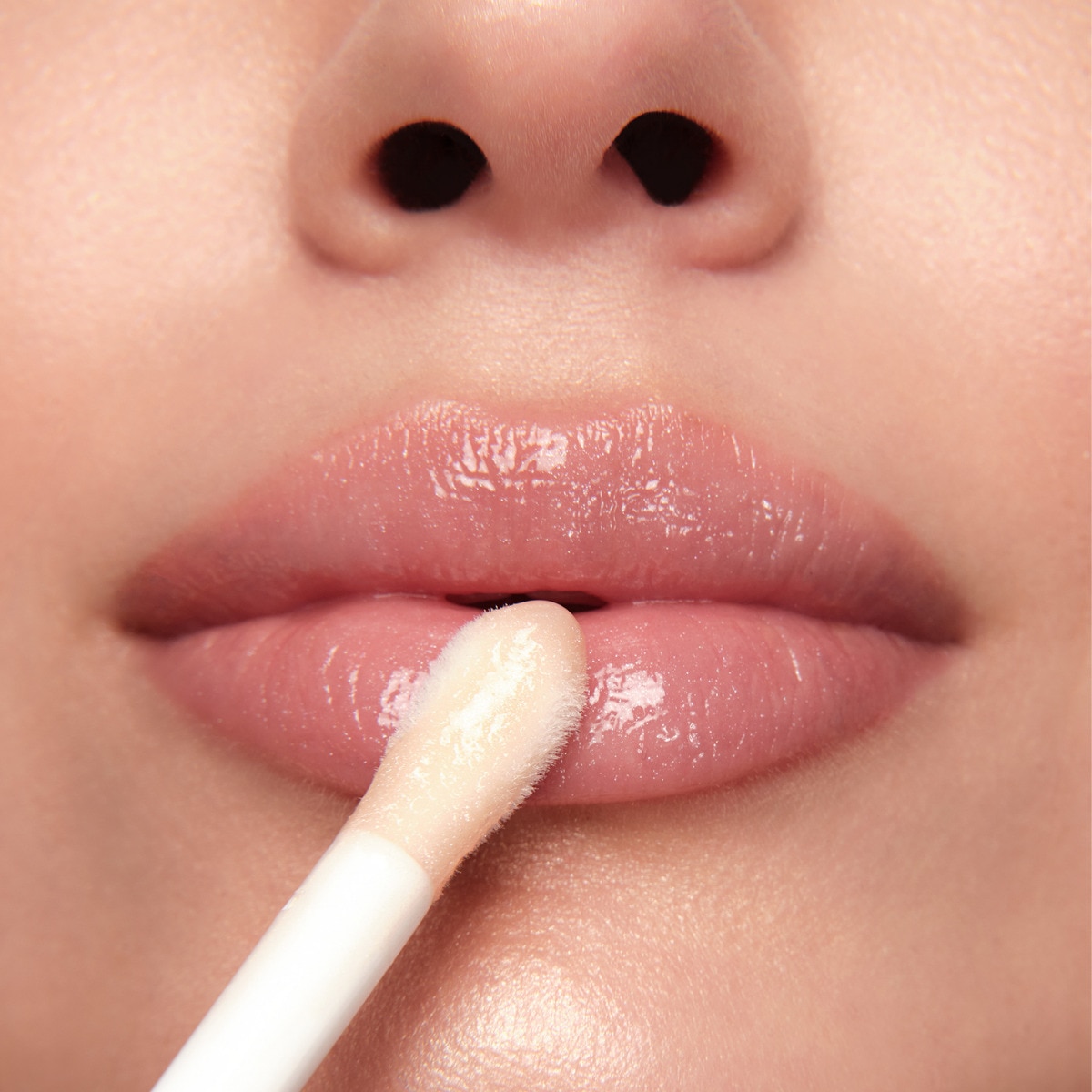  PASTEL PASTEL Pastel Plump Up Extra Hydrating Plumping Gloss Dolgunlaştıran Dudak Parlatıcısı 203 Cotton Candy  1 of 10 