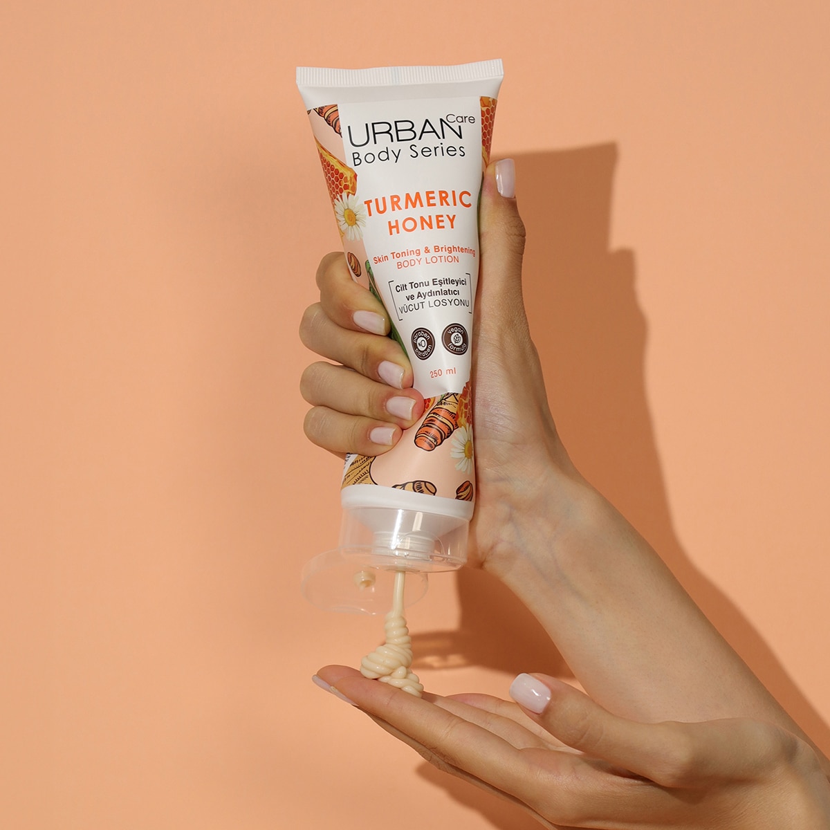  URBAN CARE URBAN CARE Urban Care Turmeric Honey Cilt Tonu Esitleyici ve Aydınlatıcı Vücut Losyonu 250 ml  1 of 8 