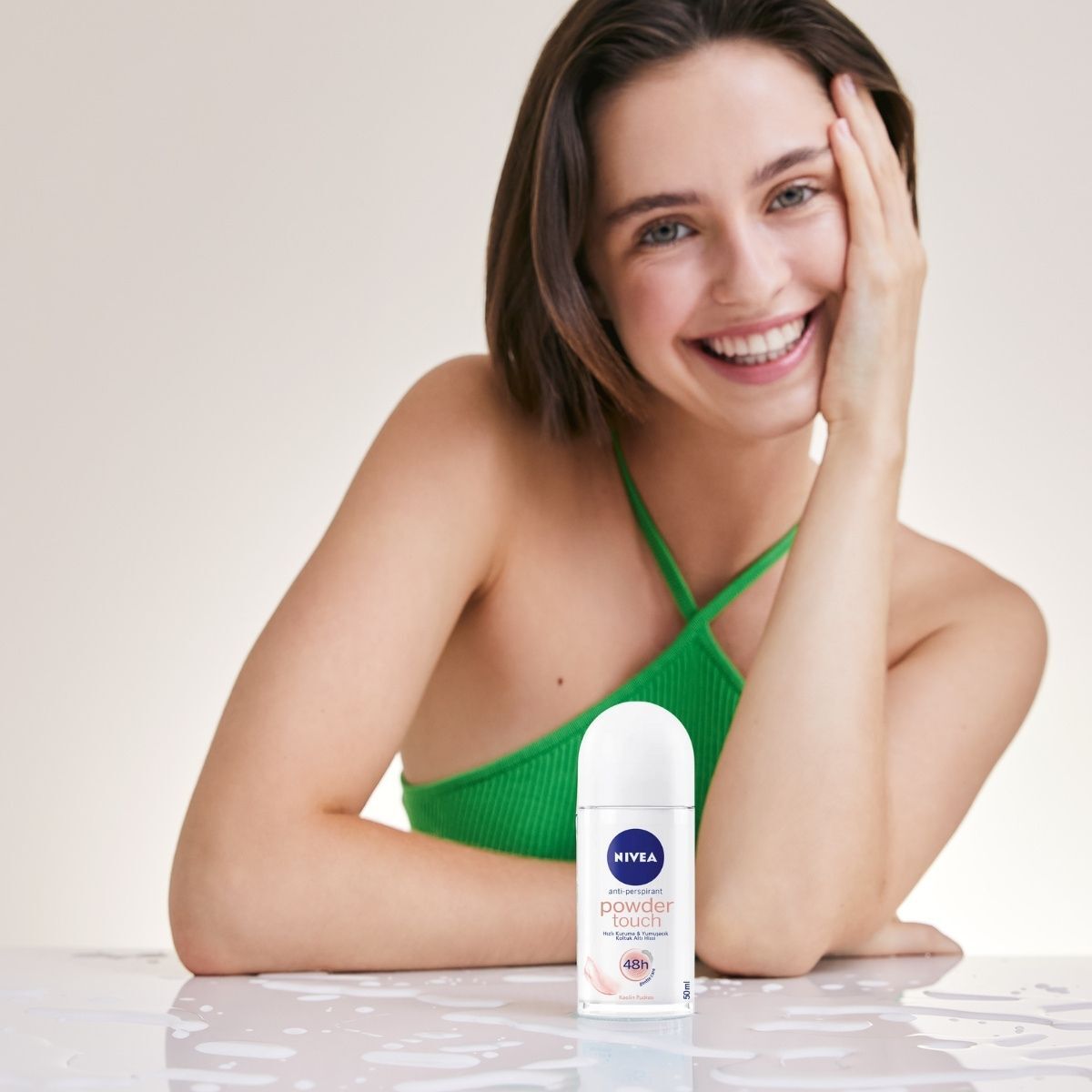  NIVEA DEO NIVEA DEO Nivea Powder Touch Kadın Roll-On 50 ml  1 of 6 