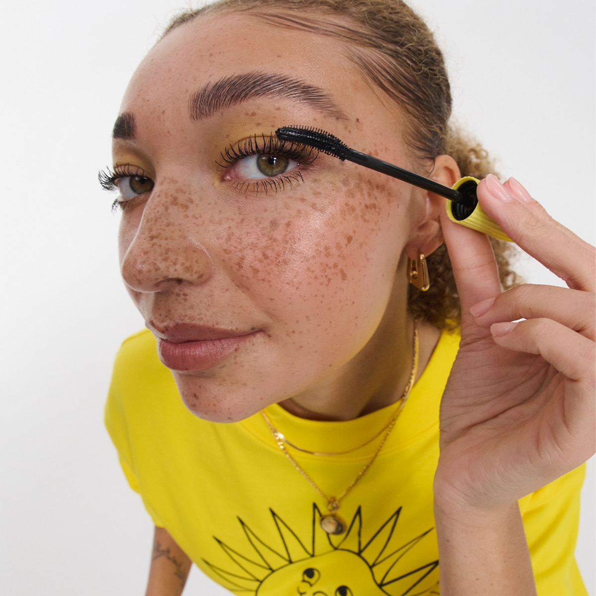  AVON AVON Avon Wonder Curl Volume Curl & Lift Maskara Blackest Black  1 of 5 