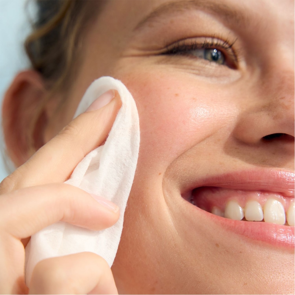  NIVEA VISAGE NIVEA VISAGE Nivea Besleyici Makyaj Temizleme Mendilleri Kuru Cilt 25 Adet  1 of 7 