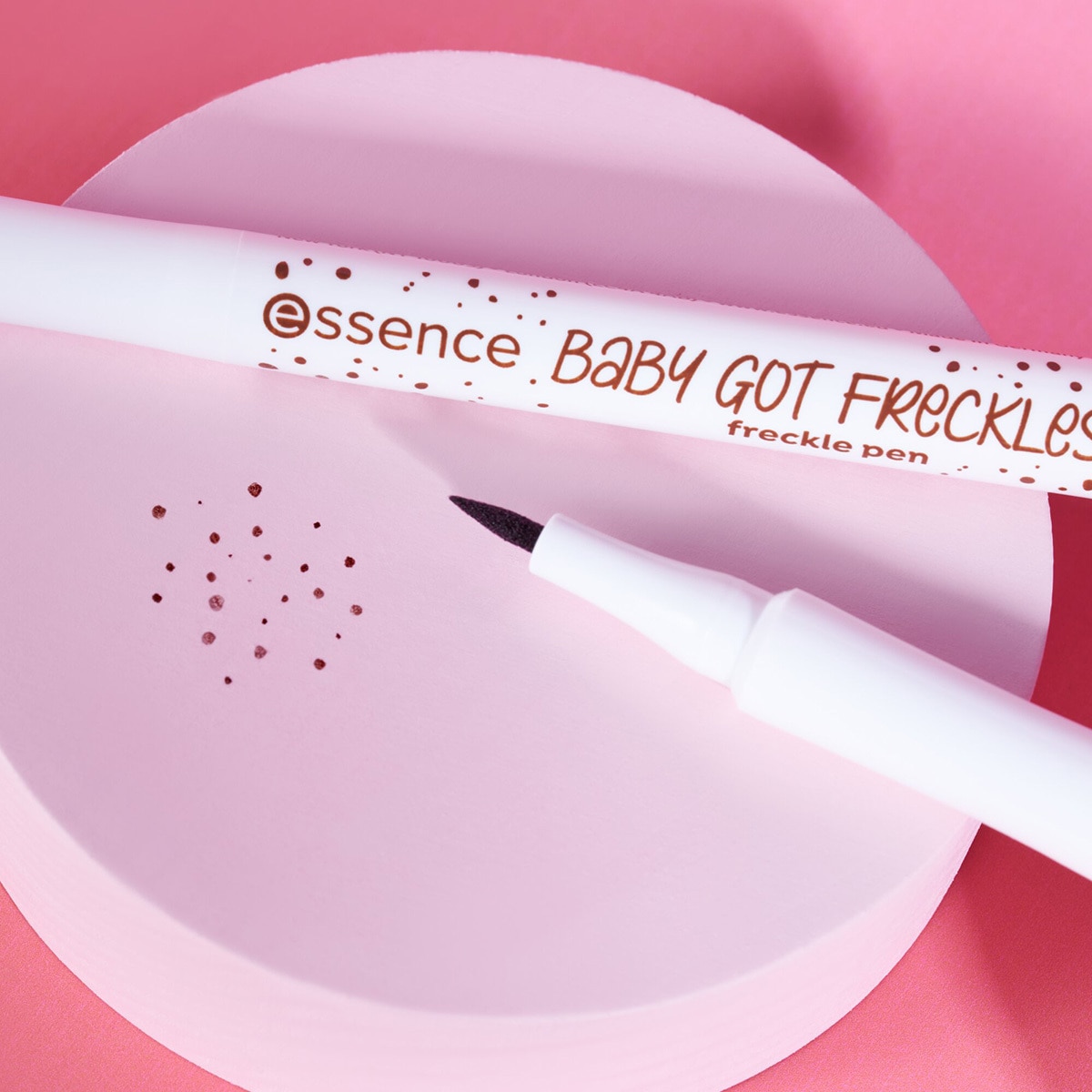 ESSENCE ESSENCE Essence Baby Got Freckles Çil Kalemi 10 1 of 7