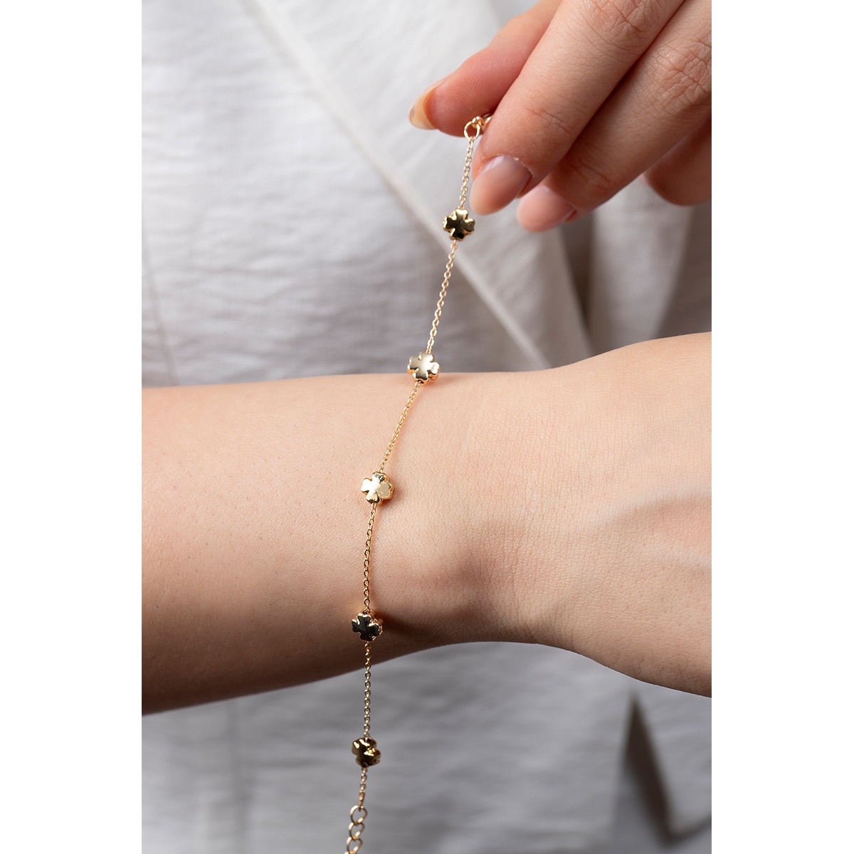  undefined VOLENIA Volenia Bileklik Altın Renkli Yonca  1 of 4 