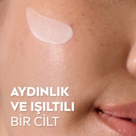 NIVEA VISAGE NIVEA VISAGE Nivea Luminous630 Güneş Korumalı Leke Karşıtı SPF50 Gündüz Yüz Kremi 40 ml Hyaluronik Asit, E Vitamini 1 of 8