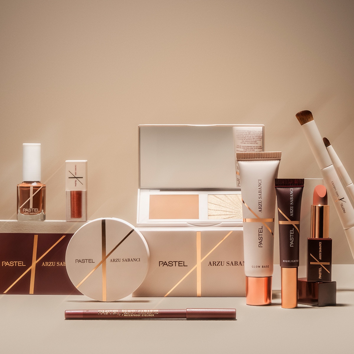 PASTEL PASTEL Pastel x Arzu Sabancı Duo Bronzer & Aydınlatıcı Set 1 of 7