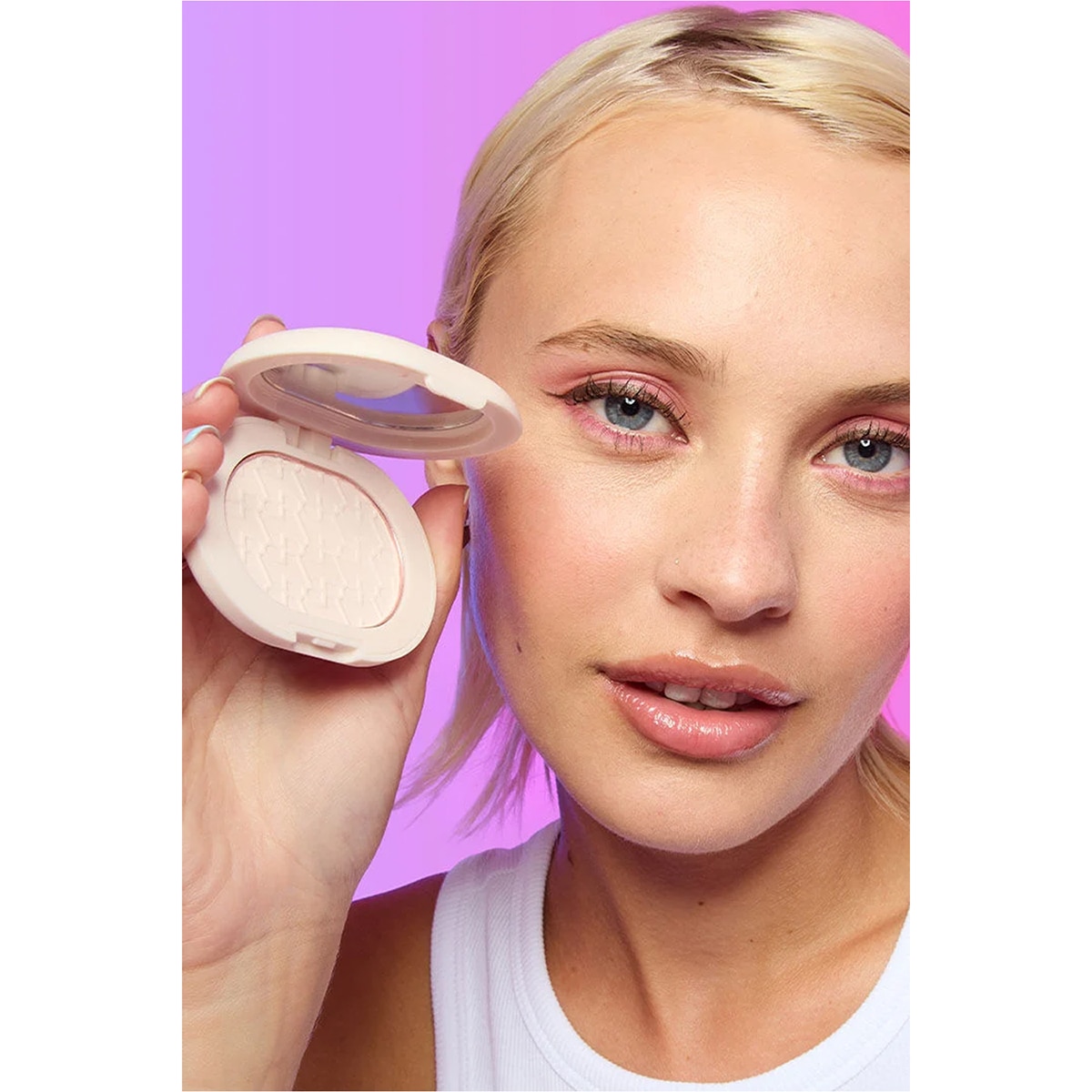  REVOLUTION REVOLUTION Revolution Pressed Pudra Pops Translucent  1 of 7 