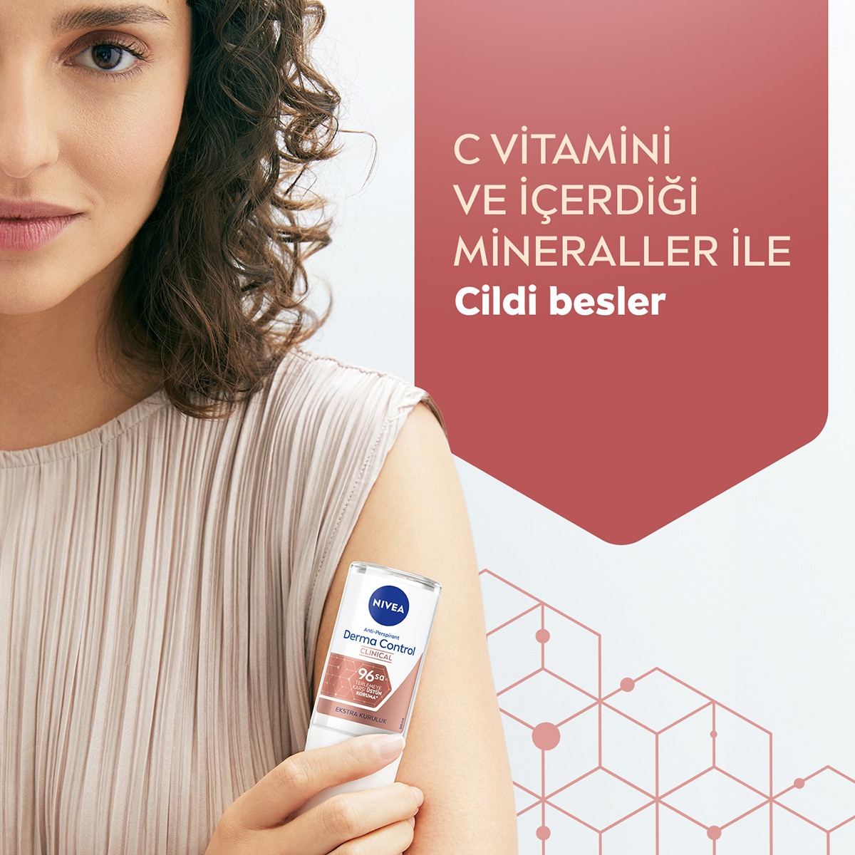  NIVEA DEO NIVEA DEO Nivea Kadın Roll On Deodorant Derma Control Clinical 50 ml C Vitamini ile Koltuk Altı Kararma Karşıtı  1 of 6 