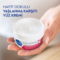 Nivea Yaşlanma Karşıtı Yüz Kremi 100 ml 24 Saat Nemlendirici