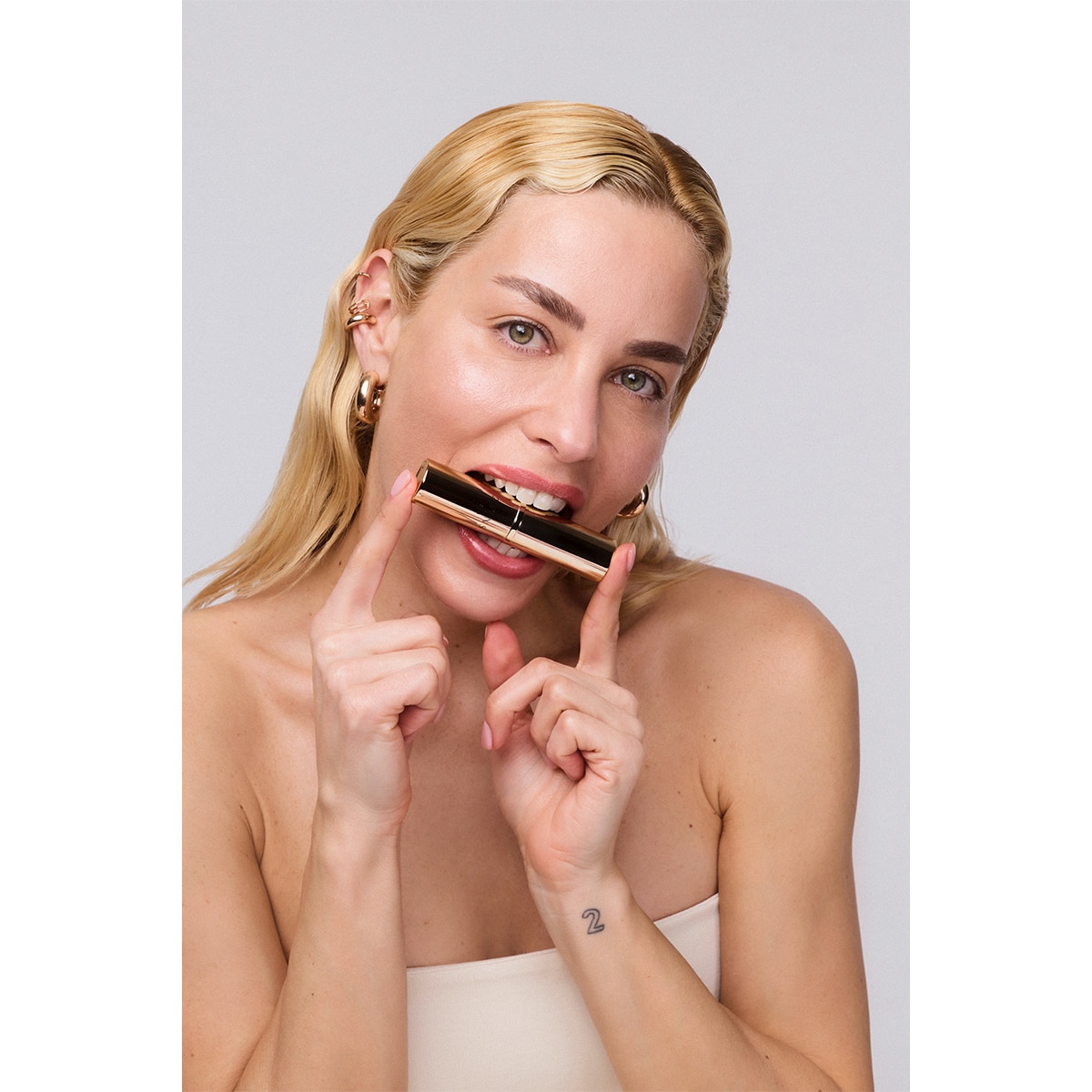  2WINS 2WINS MAKE UP 2Wins Beauty Highlighter Stick Iconic Multi Use  1 of 9 