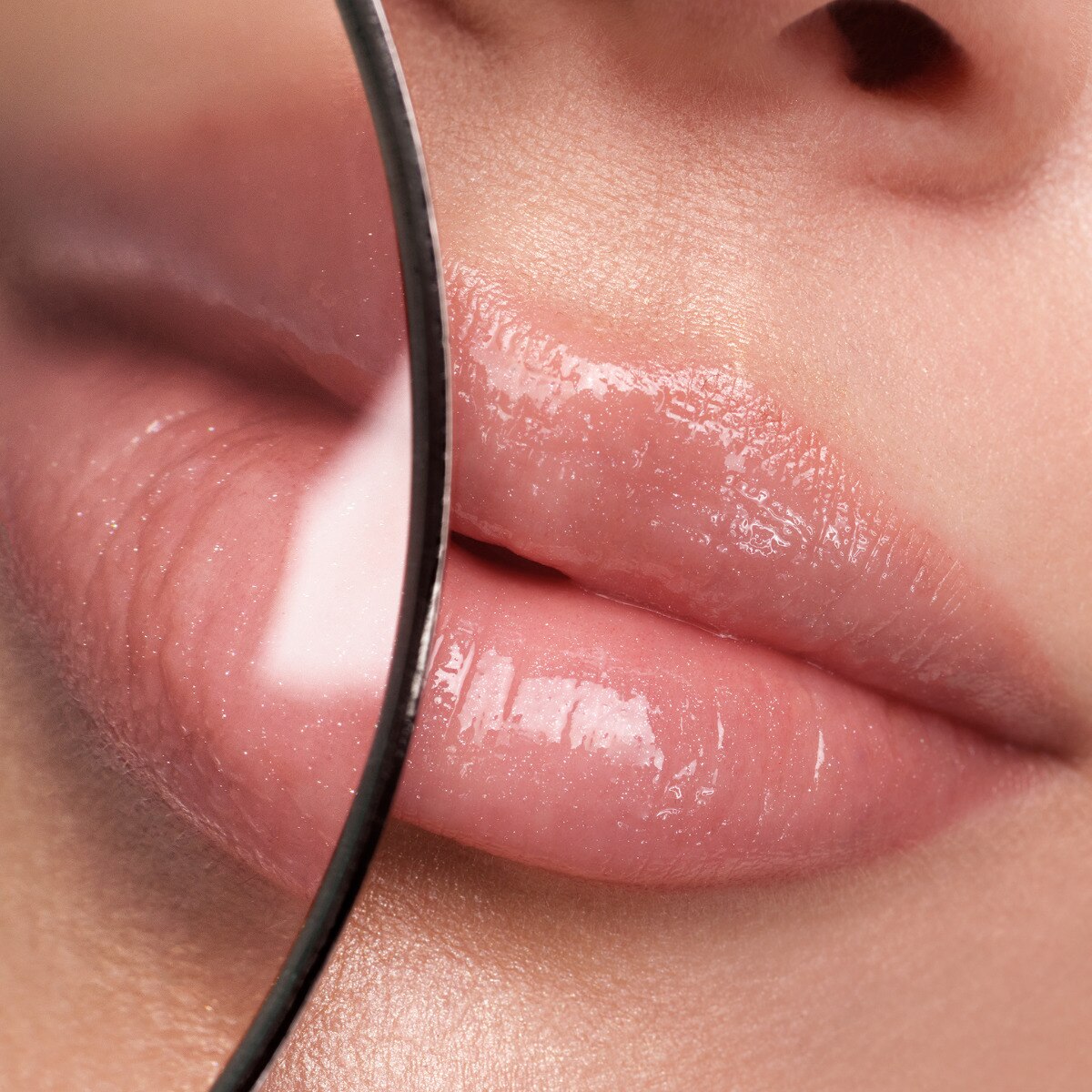  PASTEL PASTEL Pastel Plump Up Extra Hydrating Plumping Gloss Dolgunlaştıran Dudak Parlatıcısı 203 Cotton Candy  1 of 10 