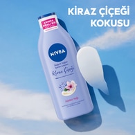 NIVEA BODY NIVEA BODY Nivea Kiraz Çiçeği ve Jojoba Yağı Vücut Losyonu 400 ml Normal ve Kuru Ciltler 24 Saat Nemlendirme 1 of 7