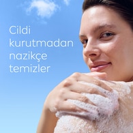 NIVEA BATH CARE NIVEA BATH CARE Nivea Creme Soft Banyo ve Duş Jeli Pro-vitamin ve Badem Yağı 500 ml 1 of 7